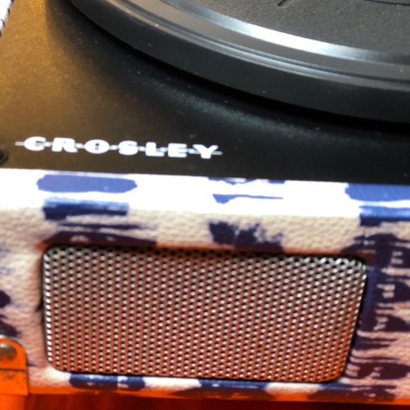 Crosley Black and White Patterned Turntable - Picture 7 of 12